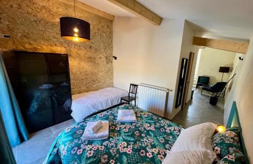 Saint-Antonin-du-Var Apartment | La Parenthèse du Var - Gîte avec grande terrasse vue sur piscine