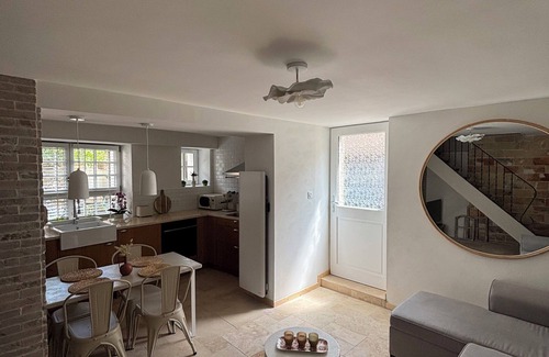 Feucherolles Apartment | "La Parenth'aise Feucherollaise" 50m2 duplex 15 min from Versailles