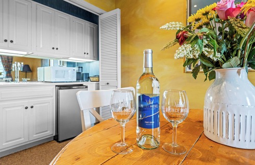 Reva Apartment | La Paris- Prince Michel Vineyard & Wineryn