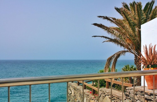 Playa del Aguila House | La Perla - Bungalowanlage DIRECTLY by the sea