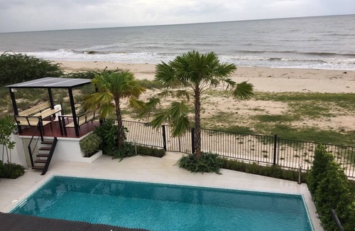 Cha-am Villa | La Playa Beach Front Pool Villa Cha-am