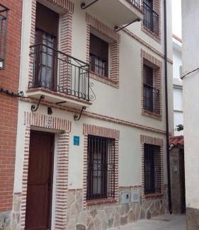 Navaluenga House | La plazuela Navaluenga