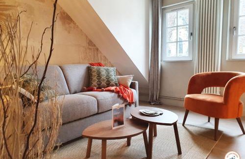 Centre Ancien Apartment | La Plume de Malherbe - Parking - Coup de Cœur