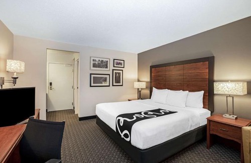 North Little Rock Hotel | La Quinta by Wyndham N Little Rock - McCain Mall