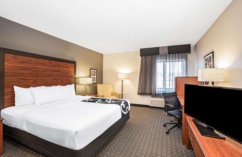 North Little Rock Hotel | La Quinta by Wyndham N Little Rock - McCain Mall