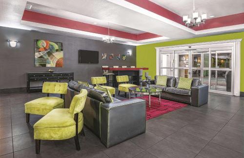 Laredo Hotel | La Quinta by Wyndham Laredo Airport