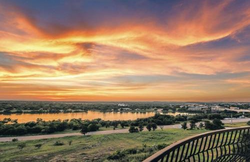 Marble Falls Hotel | La Quinta by Wyndham Marble Falls