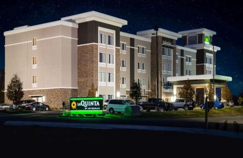 Osage Hotel | La Quinta by Wyndham Morgantown