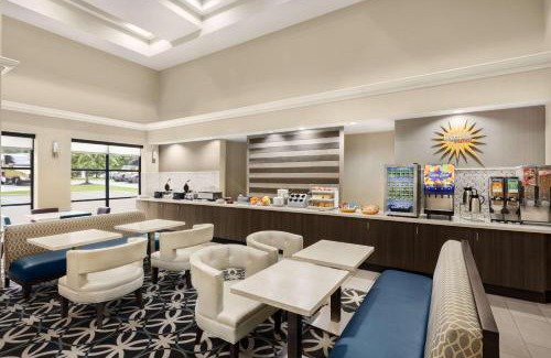 Elkton Hotel | La Quinta by Wyndham Newark - Elkton