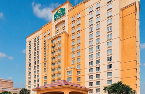 Downtown San Antonio Hotel | La Quinta by Wyndham San Antonio Riverwalk