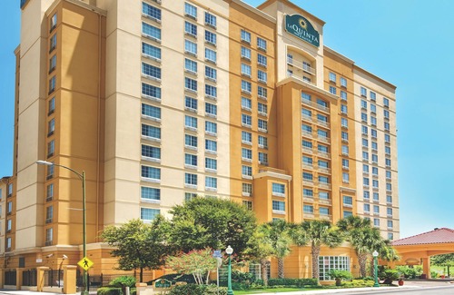 Downtown San Antonio Hotel | La Quinta by Wyndham San Antonio Riverwalk