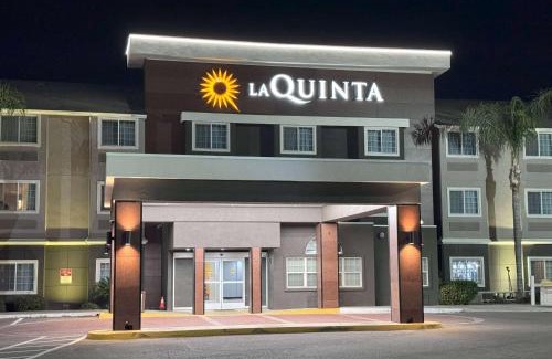 Tulare Hotel | La Quinta by Wyndham Tulare
