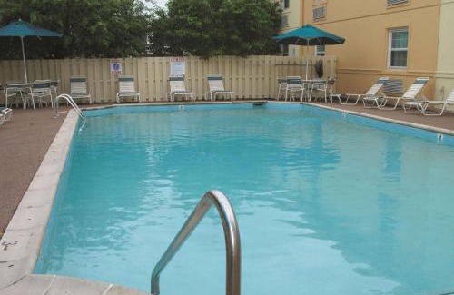 Wayne Hotel | La Quinta Inn by Wyndham Indianapolis Airport Lynhurst