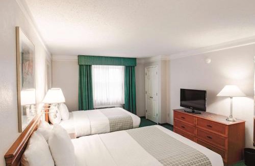 Wayne Hotel | La Quinta Inn by Wyndham Indianapolis Airport Lynhurst