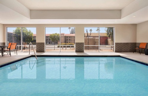 San Bernardino Hotel | La Quinta Inn & Suites by Wyndham San Bernardino