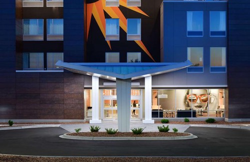 Lake Delton Hotel | La Quinta Inn & Suites by Wyndham Wisconsin Dells