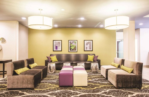 Hattiesburg Hotel | La Quinta Inn & Suites by Wyndham Hattiesburg - I-59