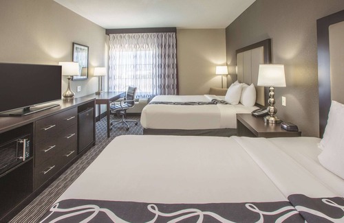 Hattiesburg Hotel | La Quinta Inn & Suites by Wyndham Hattiesburg - I-59