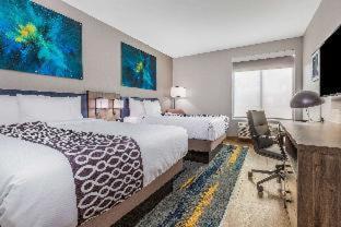 Galveston Hotel | La Quinta Inn & Suites by Wyndham Galveston West Seawall