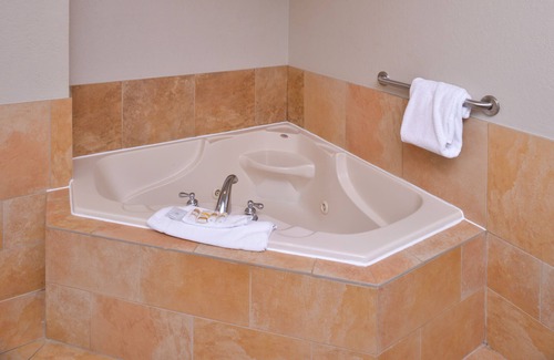 Indianapolis Hotel | La Quinta Inn & Suites by Wyndham Indianapolis South