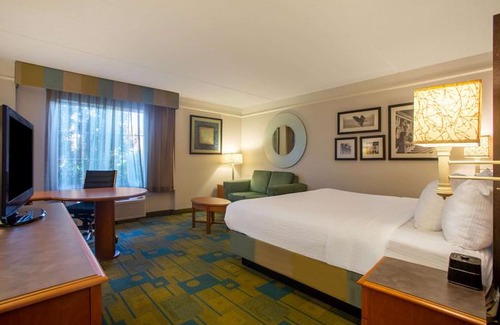 Charlotte Hotel | La Quinta Inn & Suites Charlotte Airport South