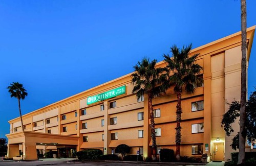 Baytown Hotel | La Quinta Inn & Suites Houston Baytown East