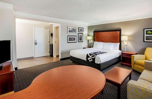 Baytown Hotel | La Quinta Inn & Suites Houston Baytown East