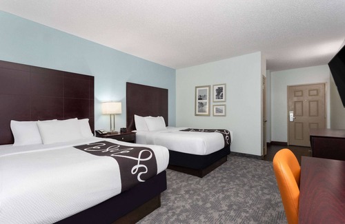 Bonita Shores Hotel | La Quinta Inn & Suites by Wyndham Bonita Springs Naples N.