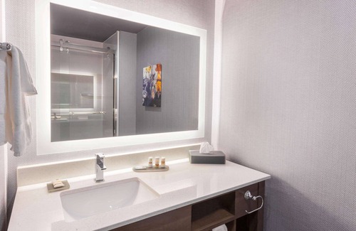 Channelview Hotel | La Quinta Inn & Suites by Wyndham Houston East at Sheldon Rd