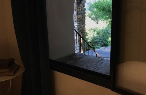 Bastia House | La Réserve accommodation for 2 people in property with sea view and swimming pool.