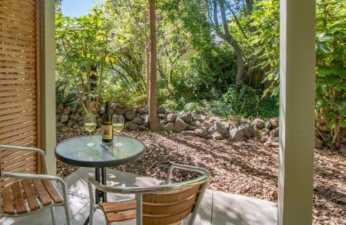 Akaroa Hotel | La Rochelle Motel