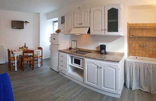Pieve Apartment | La Rotonda apartments by Gardadomusmea