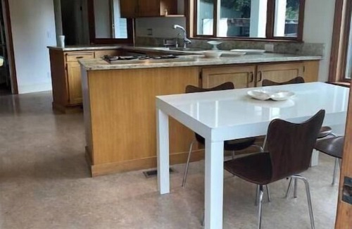 Mount Baker House | La Stella - An Oasis in the City for large groups