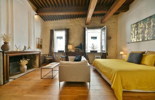 Uzes Apartment | "La Suite" 3 Etoiles