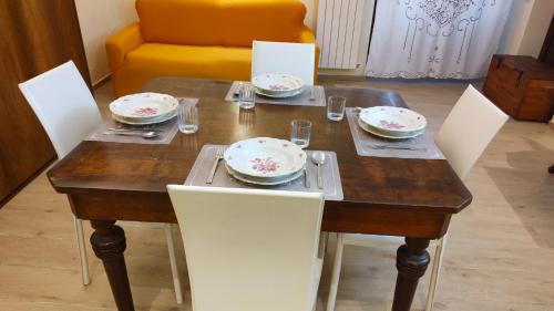 Assisi Apartment | LA SUITE DI SAN RUFINO, 6 minuti da San Carlo Acutis, Centralissimo - Piano Terra, 2 Letti Matrimoniali, Spazioso, Perfetto - MyAssisiSuite, più di un semplice Appartamento - La nostra Forza è l'ASSISTENZA Live 24-7, MÓWIMY PO POLSKU