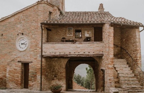 Arcevia Apartment | La suite in piazza in Borgo Loretello