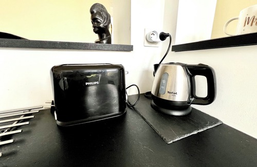 Le Pouldu Apartment | LA TERRASSE DE CASTEL, sea view, GR34, beach, private garden and reserved parking space