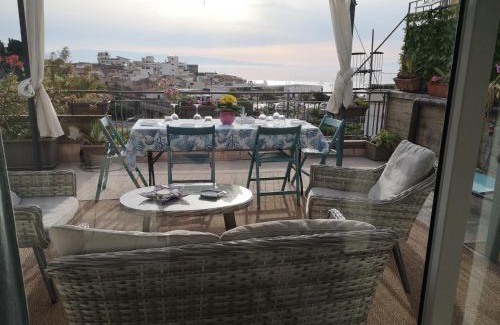Letojanni Apartment | La terrazza sul mare