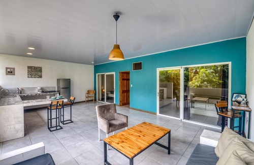 Puerto Viejo de Talamanca Hotel | La Tica y la Gata