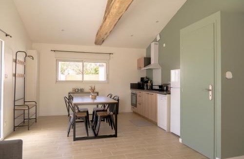 Sainte-Florence Apartment | La Vie En Gîte (La Grange & Spa)