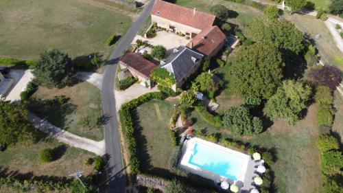 Saint-Genies House | La Vieille Ferme: superbe complexe de 3 gîtes en pierre avec Piscine au coeur du Périgord Noir