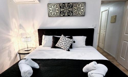 Cannonvale Apartment | La Villa 21 days prior notice for bookings with pets contact host