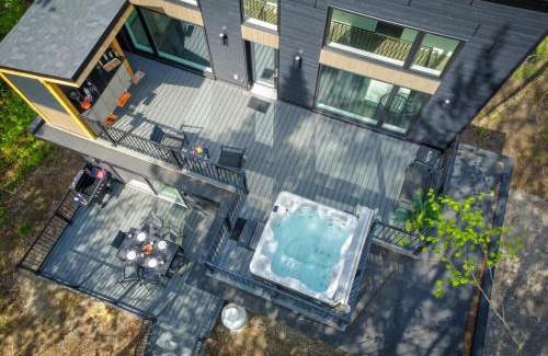 Pont-Rouge Ski Chalet | La Villa Bali
