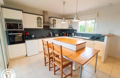 Le Montat House | La Villa des Chênes - LE MONTAT