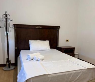 Mompiano House | La VILLA REGAL