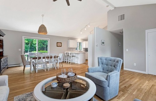 Baiting Hollow House | La Vista North Fork - 1 + acre, pool, walk to beach
