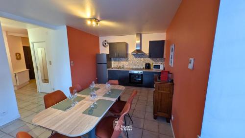 Guebwiller Apartment | La Vue Des Vignes Parking & 2-roues