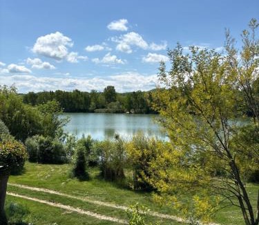 Cazals-des-Bayles Ski Chalet | Lac de Latournerie