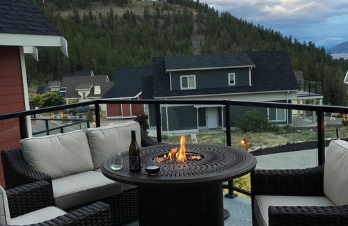 Central Okanagan Cottage | LaCasa Lakeside Resort Kelowna Cottage Short Term Rental H412233921