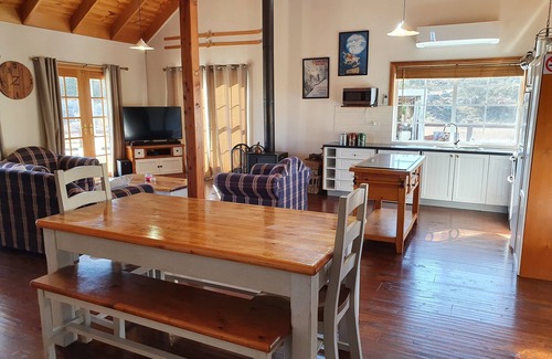 Dalgety House | Lachney Cottage Dalgety - Snowy Mountains Holiday Accommodation
